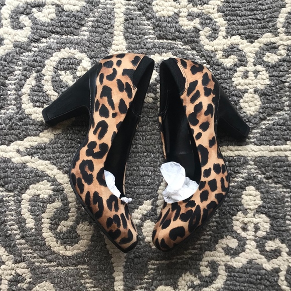 NWT KENNETH COLE REACTION Juice Time Leopard Pump - Picture 4 of 7